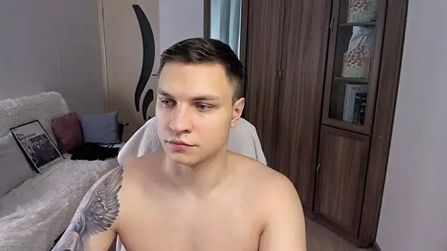 handsome guy01 online show from September 21, 2025, 12:12 am