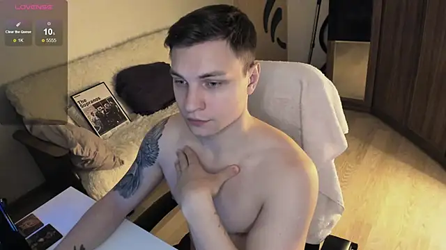 handsome guy01 online show from October 2, 2025, 4:30 am