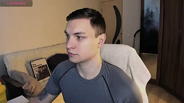 handsome guy01 online show from October 4, 2025, 10:46 am