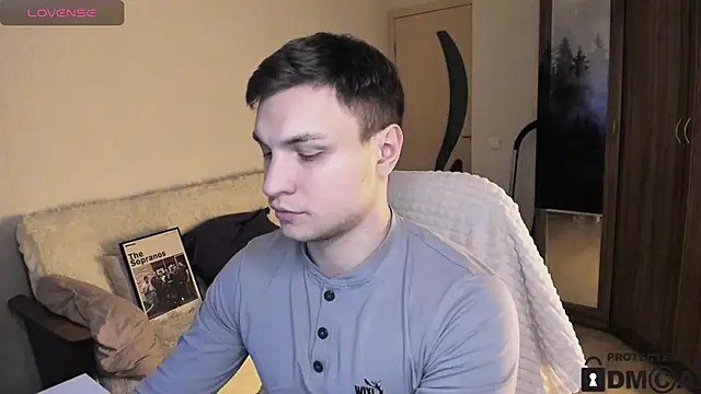 handsome guy01 online show from October 12, 2025, 7:02 pm