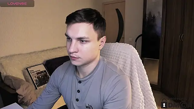 handsome guy01 online show from October 18, 2025, 2:25 am