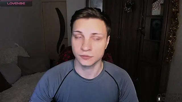 handsome guy01 online show from December 20, 2025, 1:45 am