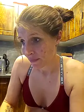 Snapshot of Lenchen_ chatting on March 10, 2026, 8:36 pm Lenchen online show from March 10, 2026, 8:36 pm