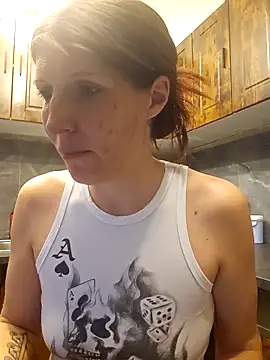 Snapshot of Lenchen_ chatting on March 17, 2026, 9:07 pm Lenchen online show from March 17, 2026, 9:07 pm