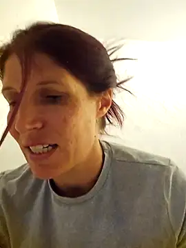 Snapshot of Lenchen_ chatting on April 11, 2026, 8:13 pm Lenchen online show from April 11, 2026, 8:13 pm