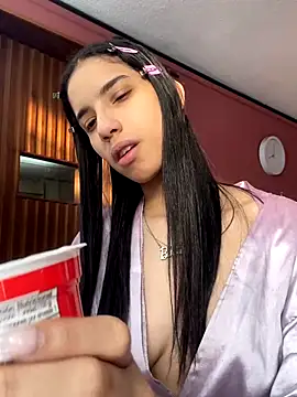 Snapshot of Praga_Pink chatting on October 20, 2025, 11:32 am Praga Pink online show from October 20, 2025, 11:32 am