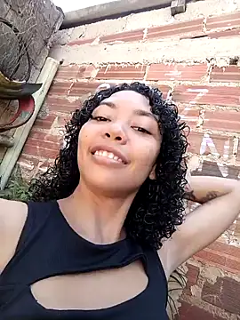 lianisrose online show from January 10, 2025, 7:32 pm