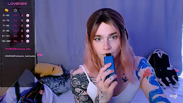 Snapshot of Alice_Hells chatting on June 5, 2026, 6:20 am Alice Hells online show from June 5, 2026, 6:20 am