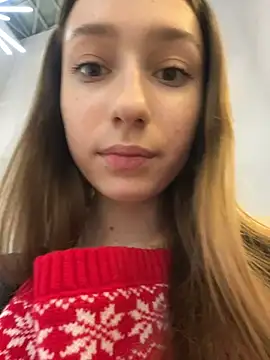 Lia  Love online show from December 18, 2024, 4:17 pm