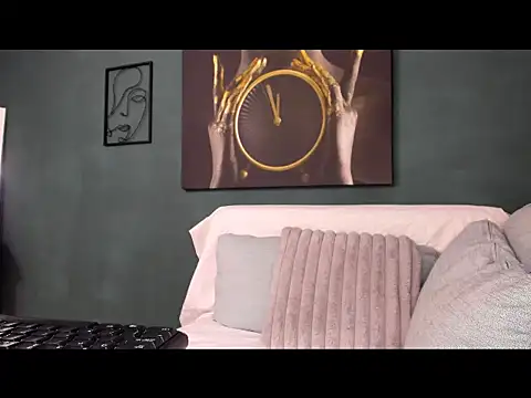 kriztaljessika online show from November 17, 2025, 5:13 am