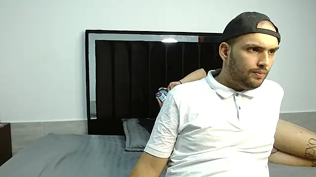 AresAndApolo online show from December 5, 2024, 2:20 am