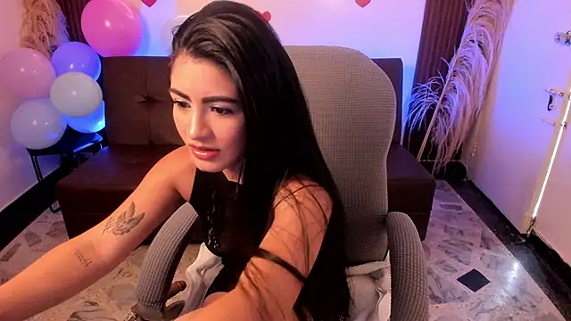 Snapshot of lunaalynch chatting on April 9, 2026, 8:03 pm lunaalynch online show from April 9, 2026, 8:03 pm