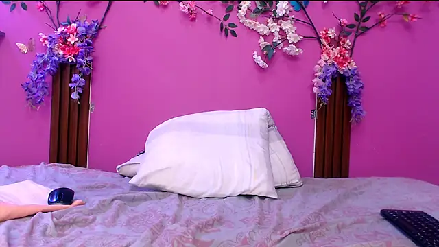 analdeepalejandra18 online show from September 15, 2025, 7:14 pm