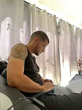 Snapshot of MrSoulMommy chatting on December 5, 2024, 3:06 pm MrSoulMommy online show from December 5, 2024, 3:06 pm