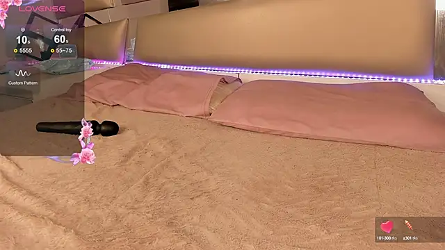 Mis  lola online show from December 12, 2024, 11:03 pm