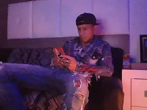 oiram27 online show from November 30, 2025, 3:27 pm