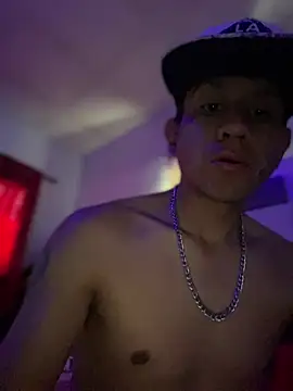 oiram27 online show from April 17, 2026, 8:56 pm