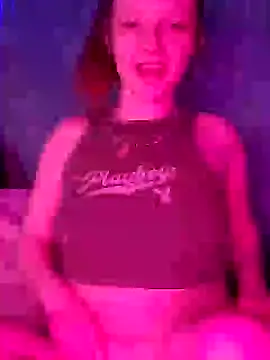 Snapshot of angel_star420864 chatting on February 18, 2025, 4:15 am angel star420864 online show from February 18, 2025, 4:15 am