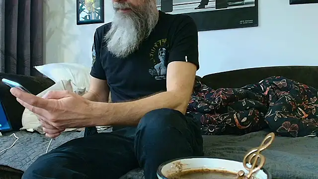 Snapshot of Kingsscepter chatting on February 11, 2026, 4:23 pm Kingsscepter online show from February 11, 2026, 4:23 pm