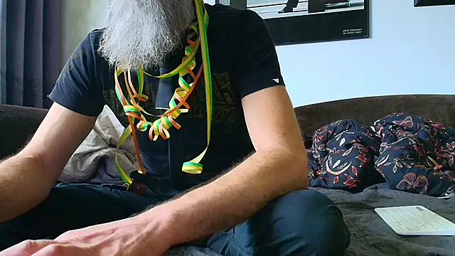 Snapshot of Kingsscepter chatting on February 12, 2026, 11:38 am Kingsscepter online show from February 12, 2026, 11:38 am