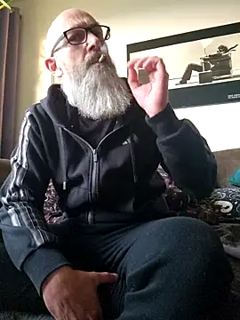 Snapshot of Kingsscepter chatting on March 23, 2026, 5:17 pm Kingsscepter online show from March 23, 2026, 5:17 pm