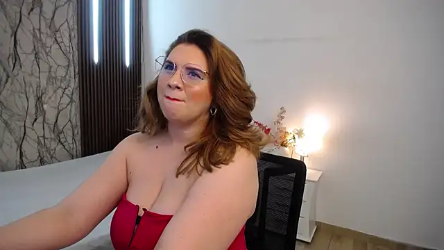 MartinaGuzmann online show from March 8, 2025, 1:50 am