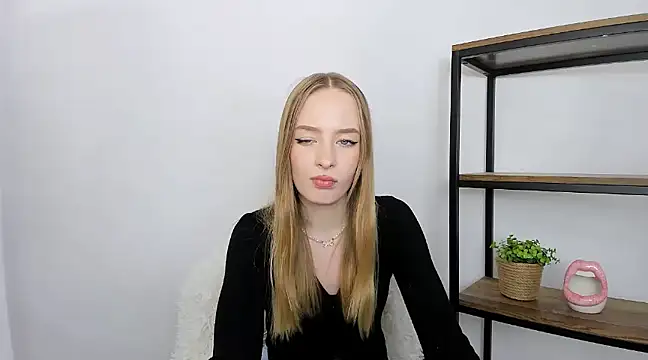 LilaGold online show from December 3, 2024, 6:49 pm