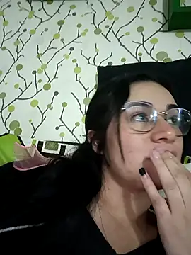 Snapshot of Hanna_Kinsley chatting on December 29, 2024, 3:00 am Hanna Kinsley online show from December 29, 2024, 3:00 am