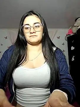 Snapshot of Hanna_Kinsley chatting on January 6, 2025, 6:58 am Hanna Kinsley online show from January 6, 2025, 6:58 am