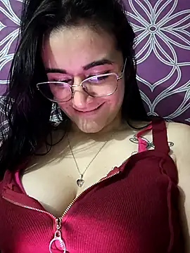 Snapshot of Hanna_Kinsley chatting on February 21, 2025, 5:35 am Hanna Kinsley online show from February 21, 2025, 5:35 am