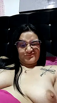 Snapshot of Hanna_Kinsley chatting on March 4, 2025, 4:06 am Hanna Kinsley online show from March 4, 2025, 4:06 am