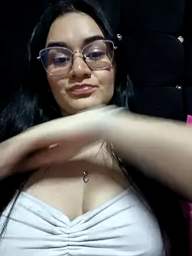 Snapshot of Hanna_Kinsley chatting on March 13, 2025, 3:22 am Hanna Kinsley online show from March 13, 2025, 3:22 am