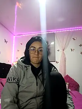 Snapshot of Hanna_Kinsley chatting on March 19, 2025, 2:16 am Hanna Kinsley online show from March 19, 2025, 2:16 am