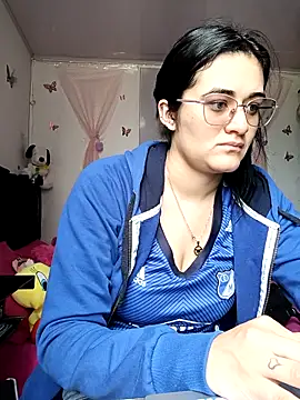 Snapshot of Hanna_Kinsley chatting on October 22, 2025, 5:45 pm Hanna Kinsley online show from October 22, 2025, 5:45 pm