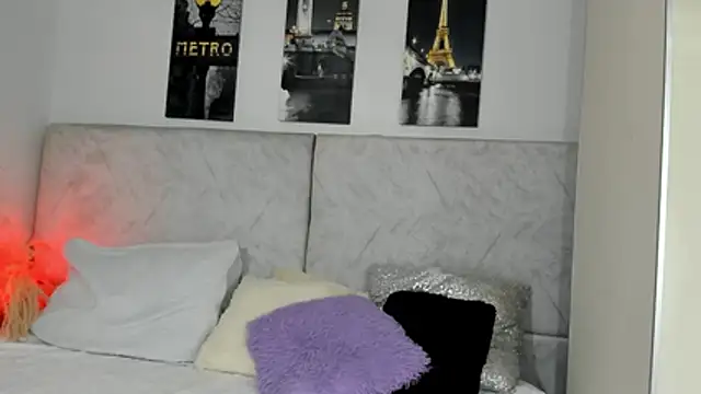 Snapshot of naomiii__ chatting on June 5, 2026, 7:08 pm naomiii online show from June 5, 2026, 7:08 pm