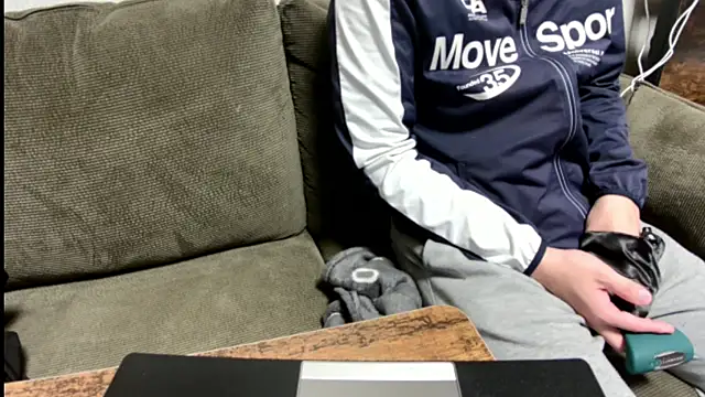 Snapshot of tuki_fu chatting on February 15, 2025, 12:33 pm tuki fu online show from February 15, 2025, 12:33 pm