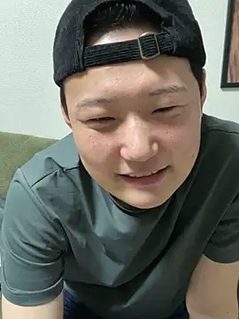 Snapshot of tuki_fu chatting on March 16, 2025, 12:44 pm tuki fu online show from March 16, 2025, 12:44 pm