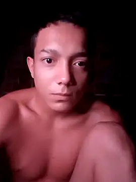 Snapshot of tayson_ chatting on February 9, 2025, 10:20 am tayson online show from February 9, 2025, 10:20 am