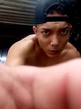 Snapshot of tayson_ chatting on October 11, 2025, 1:42 pm tayson online show from October 11, 2025, 1:42 pm