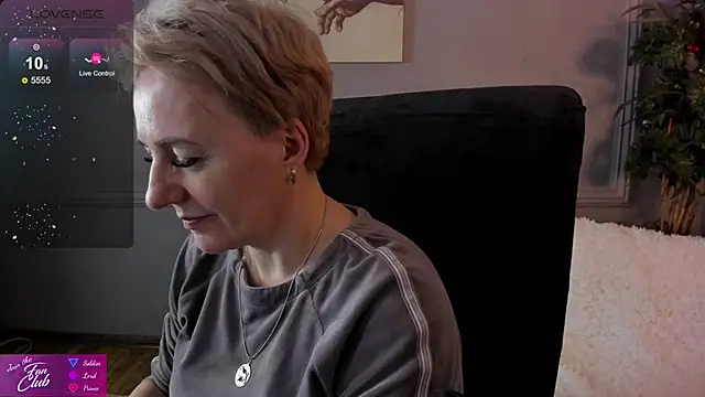 Nika Smit online show from December 15, 2024, 11:12 am