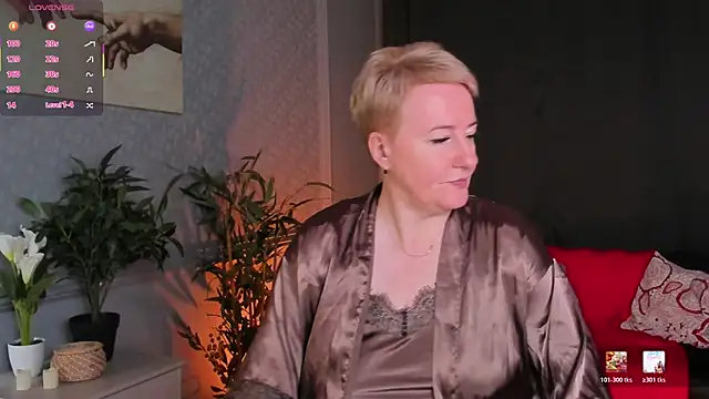 Snapshot of Nika_Smit chatting on June 14, 2026, 5:09 am Nika Smit online show from June 14, 2026, 5:09 am