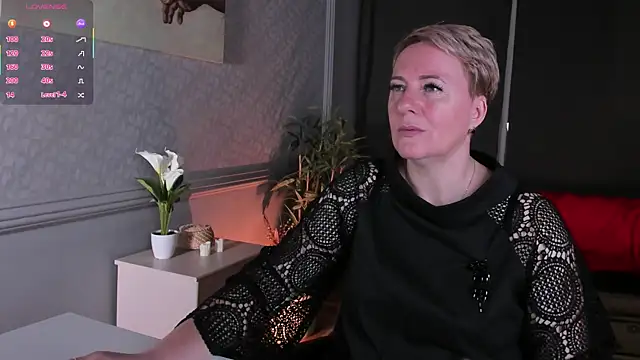Snapshot of Nika_Smit chatting on June 20, 2026, 5:10 am Nika Smit online show from June 20, 2026, 5:10 am