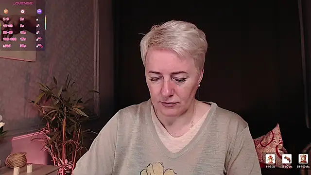 Snapshot of Nika_Smit chatting on July 11, 2026, 4:59 am Nika Smit online show from July 11, 2026, 4:59 am