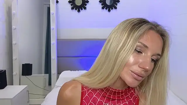Snapshot of Megan_Kira chatting on June 13, 2026, 6:22 am Megan Kira online show from June 13, 2026, 6:22 am