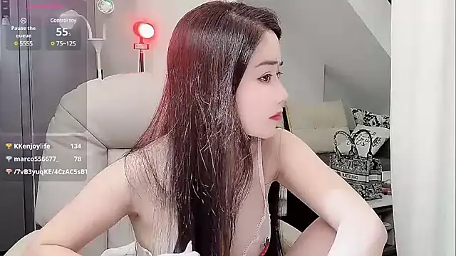 Snapshot of yoyo520- chatting on February 22, 2025, 12:27 am yoyo520- online show from February 22, 2025, 12:27 am