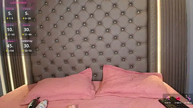 CAMILA JHONS online show from February 10, 2025, 1:11 pm