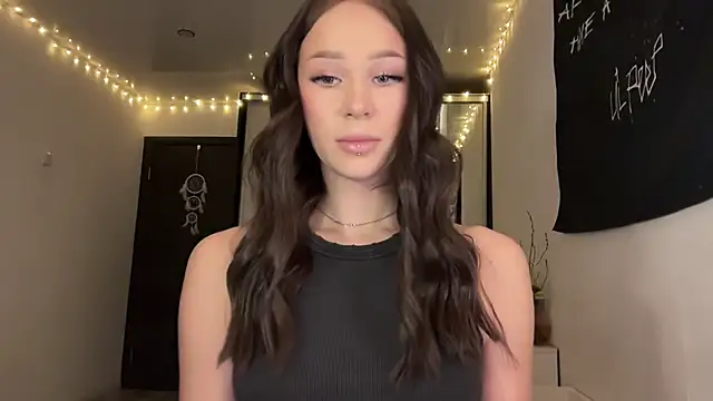 ur molly online show from March 30, 2026, 12:06 pm