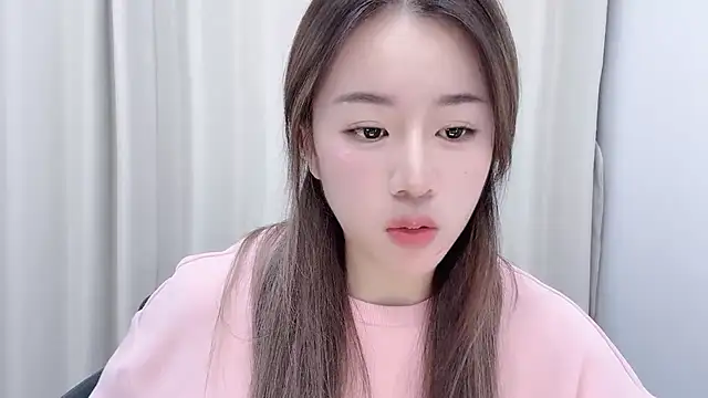 Snapshot of chloe-01 chatting on December 2, 2024, 12:18 pm chloe-01 online show from December 2, 2024, 12:18 pm