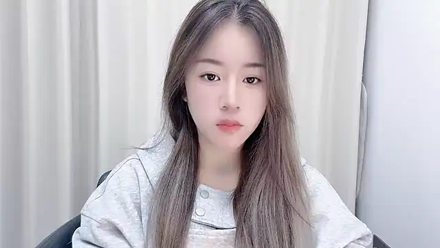 Snapshot of chloe-01 chatting on December 5, 2024, 12:00 pm chloe-01 online show from December 5, 2024, 12:00 pm