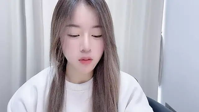 Snapshot of chloe-01 chatting on December 17, 2024, 12:22 pm chloe-01 online show from December 17, 2024, 12:22 pm